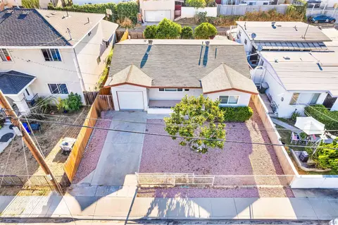 946 8th St, Imperial Beach, CA 91932