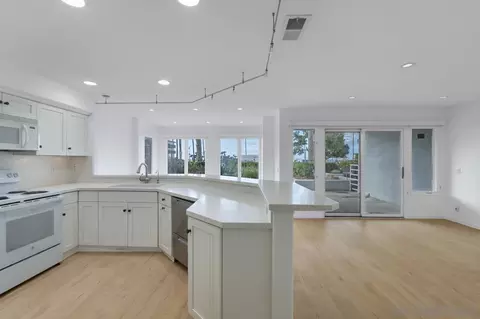 2120 Vallecitos #102, La Jolla, CA 92037 photo 20