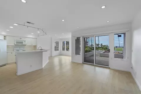 2120 Vallecitos #102, La Jolla, CA 92037 photo 14