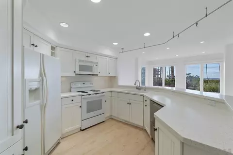 2120 Vallecitos #102, La Jolla, CA 92037 photo 21