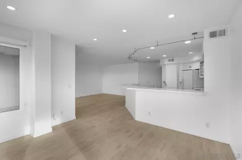 2120 Vallecitos #102, La Jolla, CA 92037 photo 24