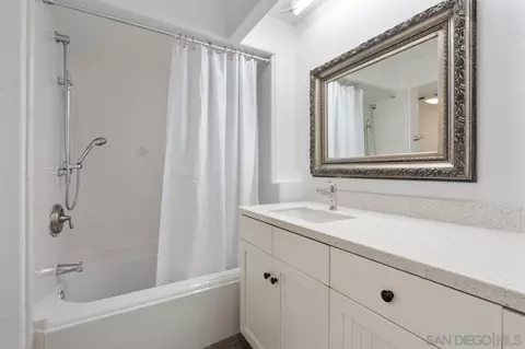 2120 Vallecitos #102, La Jolla, CA 92037 photo 42