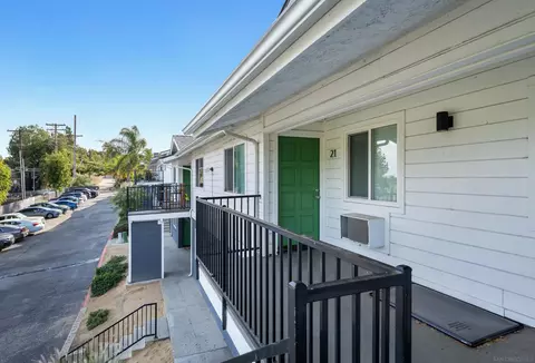 303 W Clemmens Ln, Fallbrook, CA 92028 photo 12