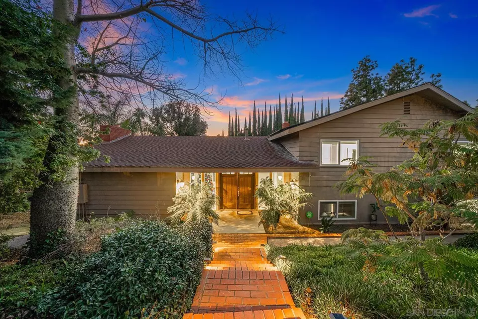 11621 Ct, El Cajon, CA 92020 38 Photos Movoto