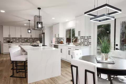 3755 Sierra Morena, Carlsbad, CA 92010
