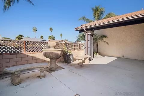 4339 Avenida Soledad, Oceanside, CA 92057 photo 2