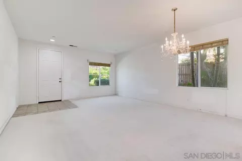 344 Natalie Way, Fallbrook, CA 92028 photo 4