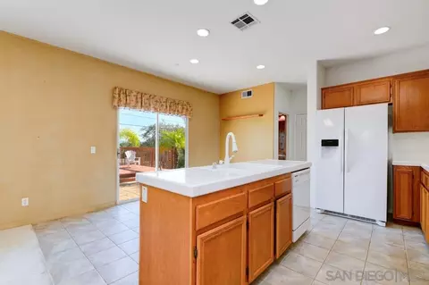 344 Natalie Way, Fallbrook, CA 92028 photo 9