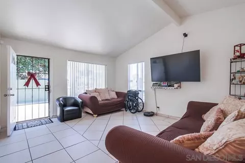 2871 Hypoint Ave, Escondido, CA 92027 photo 9