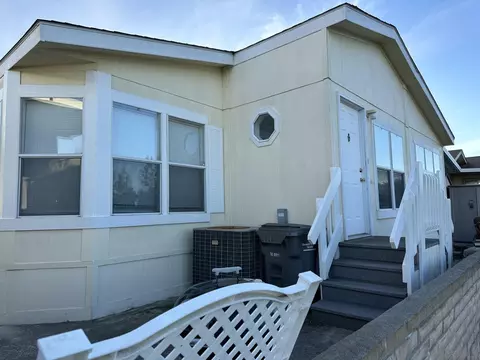 2400 W Valley Pkwy #17, Escondido, CA 92029