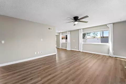 10250 Avanti Ave, Santee, CA 92071 photo 7