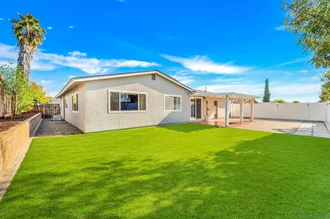 10250 Avanti Ave, Santee, CA 92071 photo 2