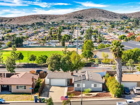 10250 Avanti Ave, Santee, CA 92071 photo 4