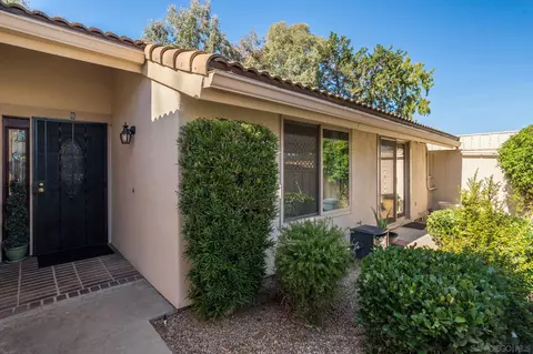 17466 Plaza Abierto #6, San Diego, CA 92128