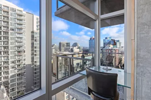 800 The Mark Ln #1704, San Diego, CA 92101