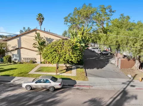 305 W Clemmens Ln, Fallbrook, CA 92028 photo 6