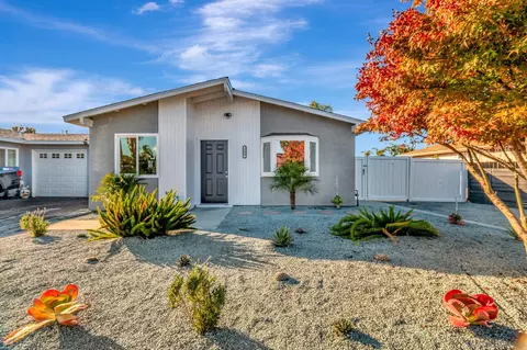 265 Fortunada St, Oceanside, CA 92057