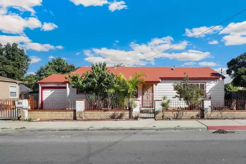 821 Paradise Dr, National City, CA 91950