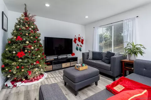 433 Autumn Dr #10, San Marcos, CA 92069