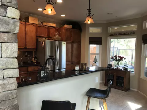 2350 Fallbrook Pl, Escondido, CA 92027 photo 2