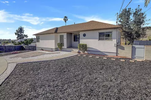6550 Macarthur Dr, Lemon Grove, CA 91945 photo 2