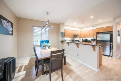 4096 Union Square Ln, San Diego, CA 92105