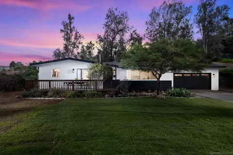 1808 Greenview Rd, Escondido, CA 92026 photo 2