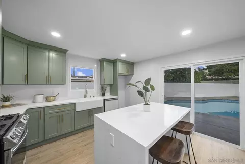 3301 Carolyn Cir, Oceanside, CA 92054