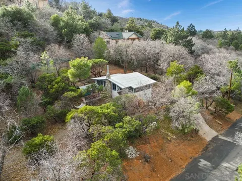 View/Area - 813 Pine Cone Dr, Julian, CA 92036 photo 6 of 7