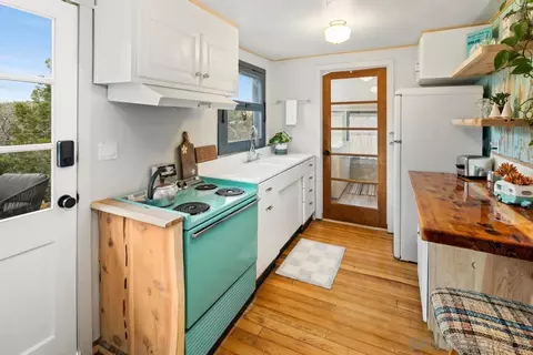 Kitchen - 813 Pine Cone Dr, Julian, CA 92036 photo 3 of 4