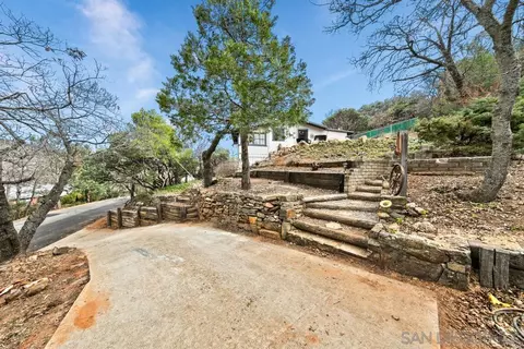 View/Area - 813 Pine Cone Dr, Julian, CA 92036 photo 2 of 7