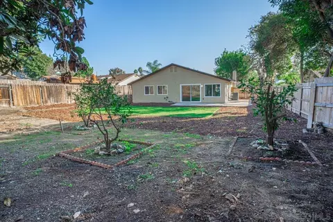 2424 S Barcelona, Spring Valley, CA 91977 photo 21