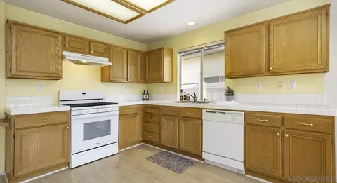 32213 Corte Gardano, Temecula, CA 92592 photo 8