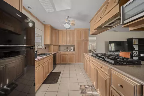 1802 Cypress Dr, El Centro, CA 92243 photo 17