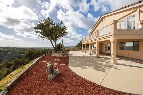 30368 La Primavera Dr, Vista, CA 92084 photo 6