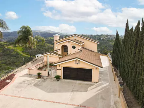 30368 La Primavera Dr, Vista, CA 92084 photo 4