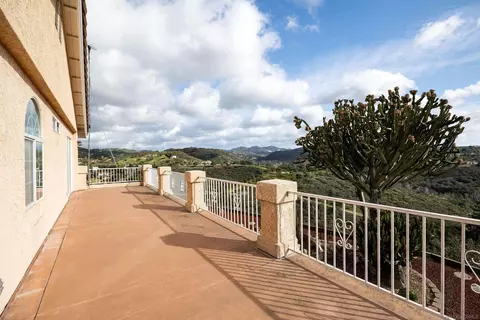 30368 La Primavera Dr, Vista, CA 92084 photo 19