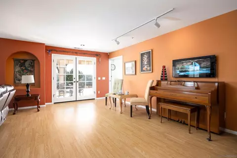30368 La Primavera Dr, Vista, CA 92084 photo 9