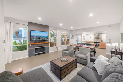 954 Loring St #1, San Diego, CA 92109