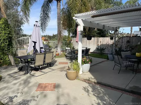 Exterior - 802 Lemon Ave, Vista, CA 92084 photo 6 of 7