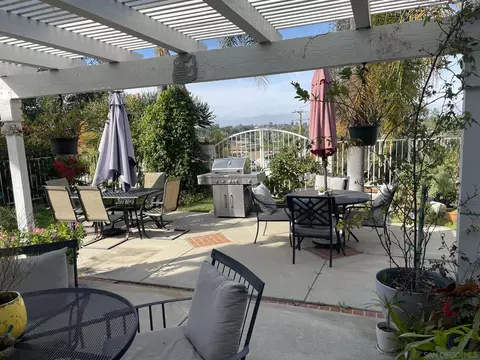 Exterior - 802 Lemon Ave, Vista, CA 92084 photo 7 of 7