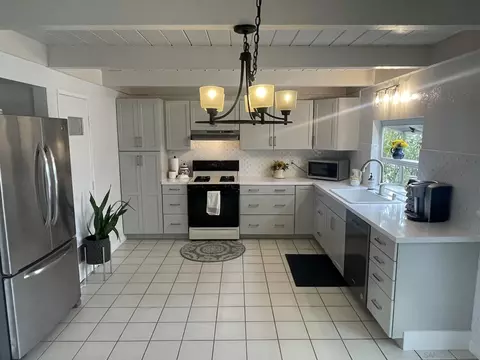 Kitchen - 802 Lemon Ave, Vista, CA 92084 photo 3 of 4