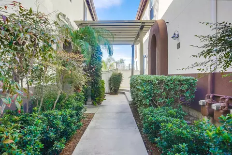 382 Carmel Creeper Pl, Encinitas, CA 92024 photo 3