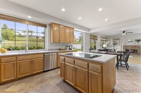 3139 Plum Ct, Escondido, CA 92027 photo 9