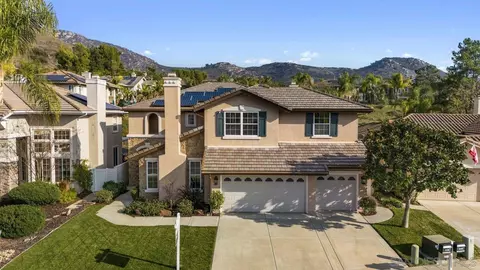 3139 Plum Ct, Escondido, CA 92027 photo 2