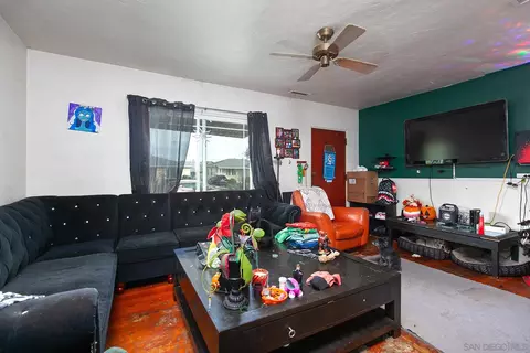 518 S Orange Ave, El Cajon, CA 92020 photo 2