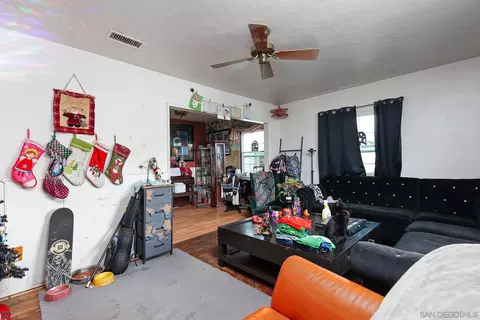 518 S Orange Ave, El Cajon, CA 92020 photo 3
