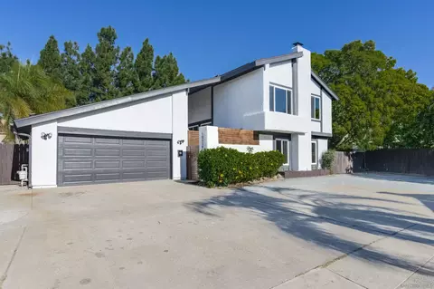 10528 La Morada Dr, San Diego, CA 92124