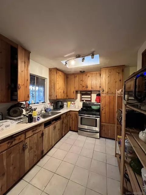 812 Broadview St, Spring Valley, CA 91977 photo 2