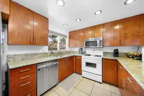 10354 Paseo Palmas Dr, Lakeside, CA 92040 photo 19